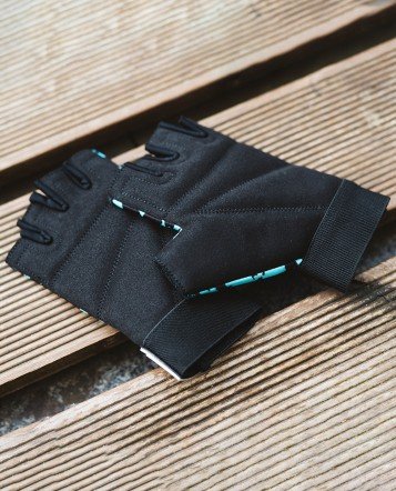 Fragment Mint gloves