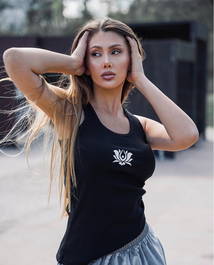 Lotus Рипс топ черно