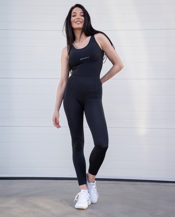 Level top black