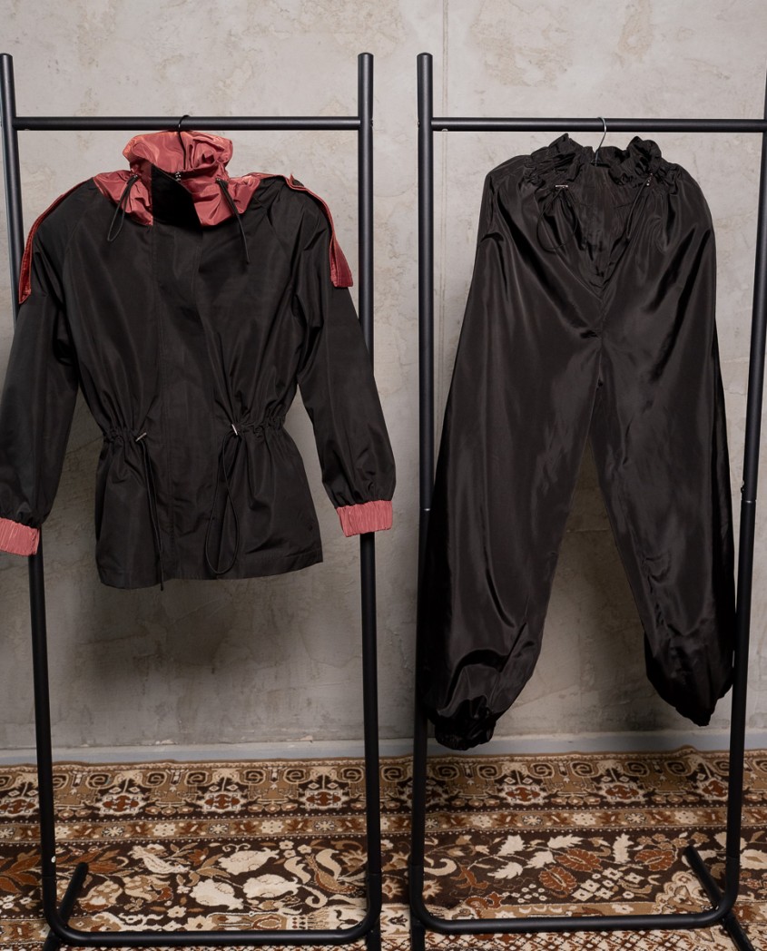 Яке Black with Rose X HB